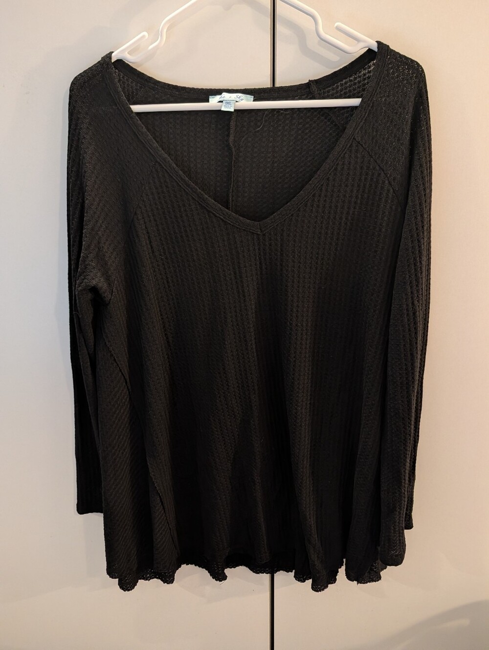 She + Sky Women's 1XL Black Waffle Knit V-Neck Long Sleeve Top